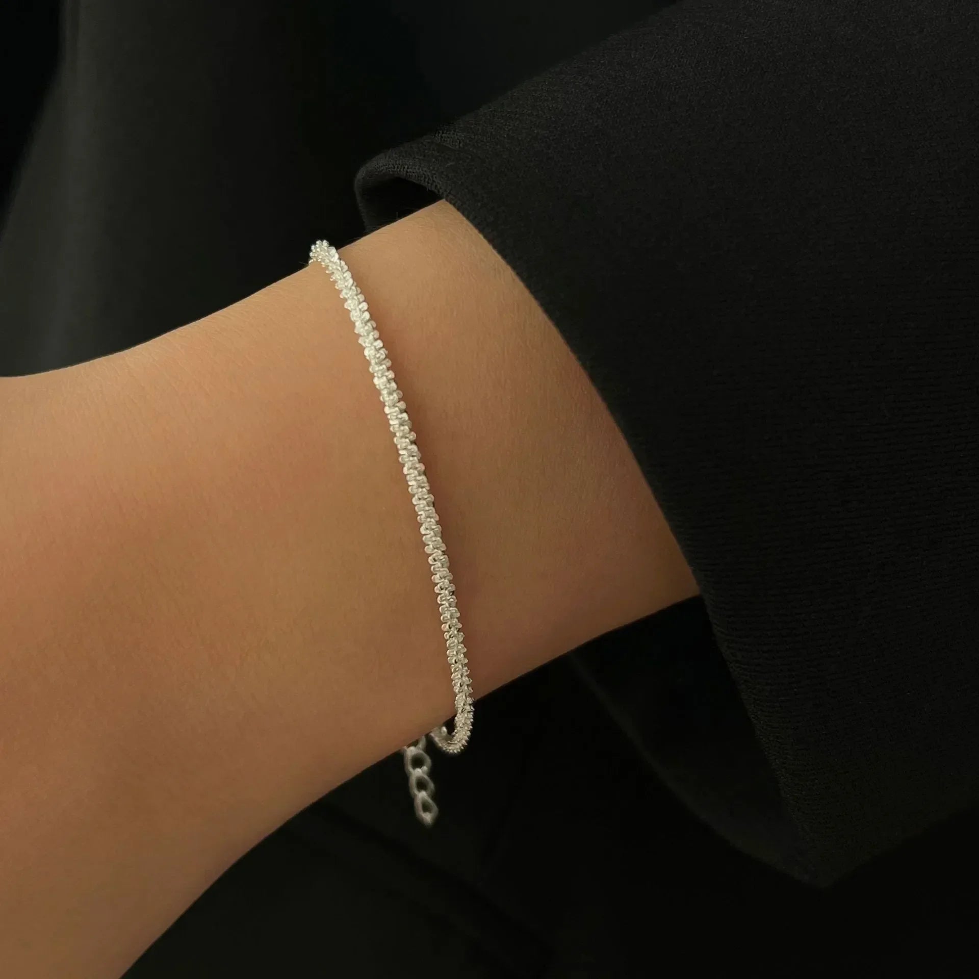 Bracelet chaîne fine argent, minimaliste et élégant