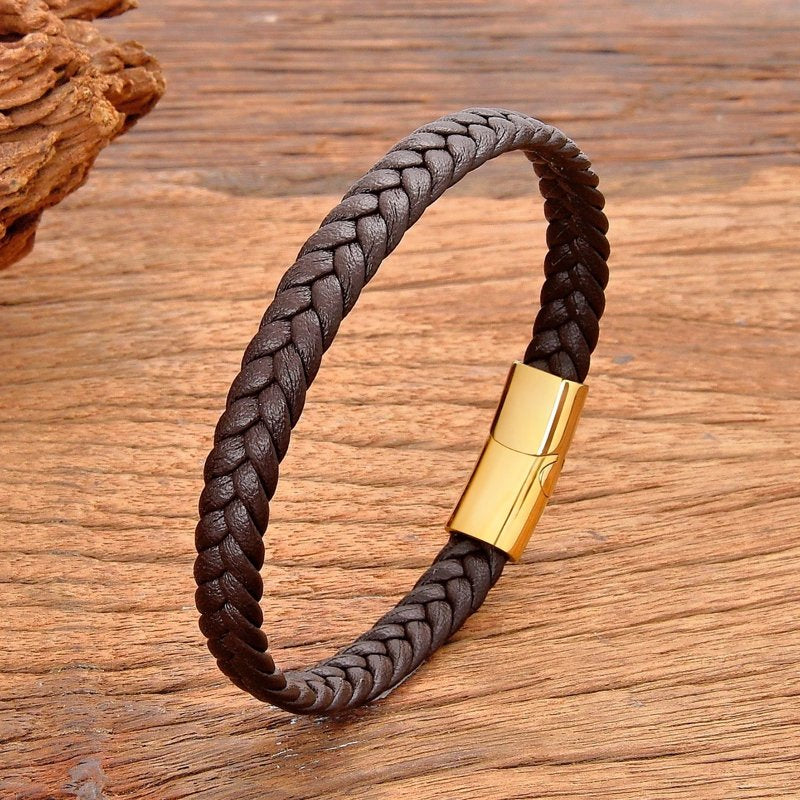 Pulsera de cuero trenzado mixto con cierre magnético de acero inoxidable. Un elegante regalo unisex.