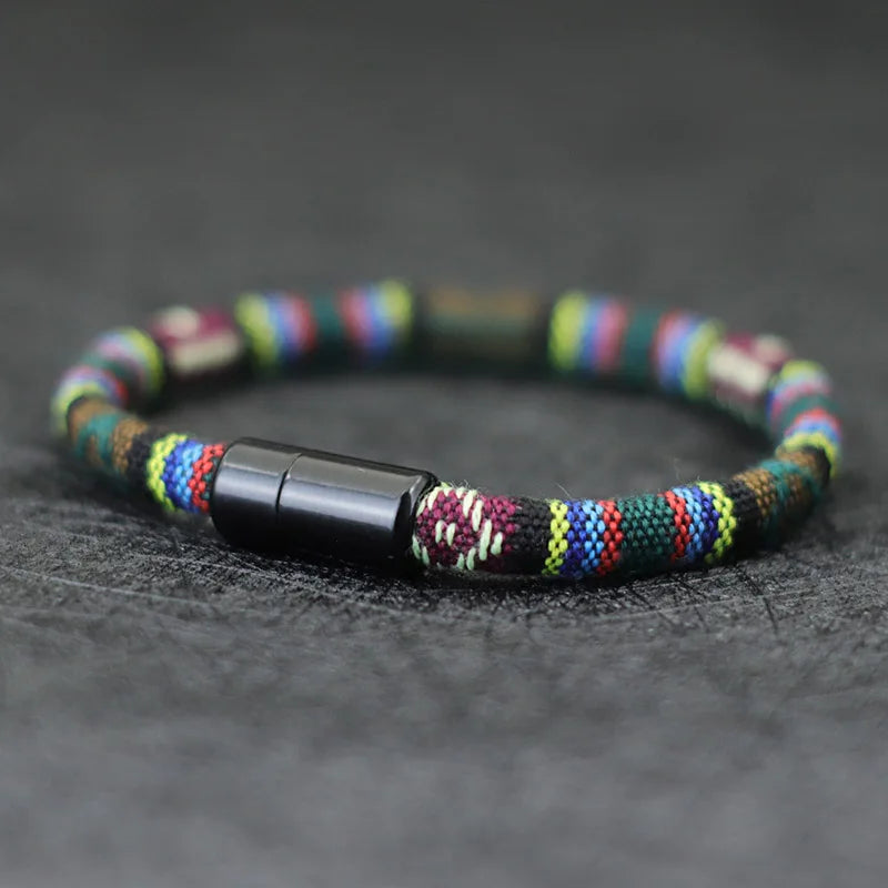 Pulsera de tela bohemia: estilo ético y magnético para hombres
