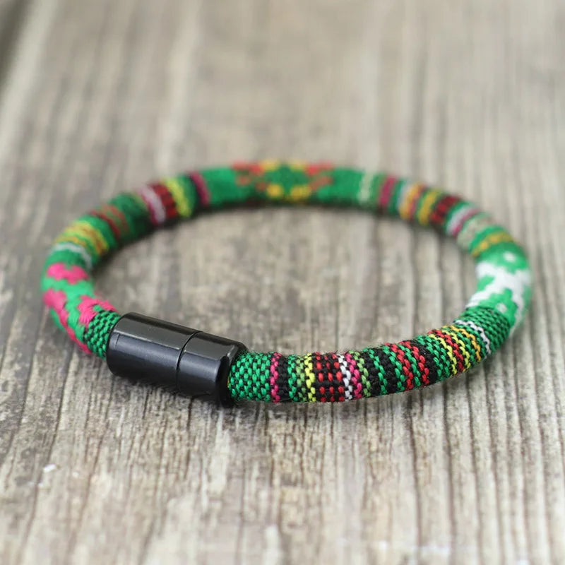 Pulsera de tela bohemia: estilo ético y magnético para hombres