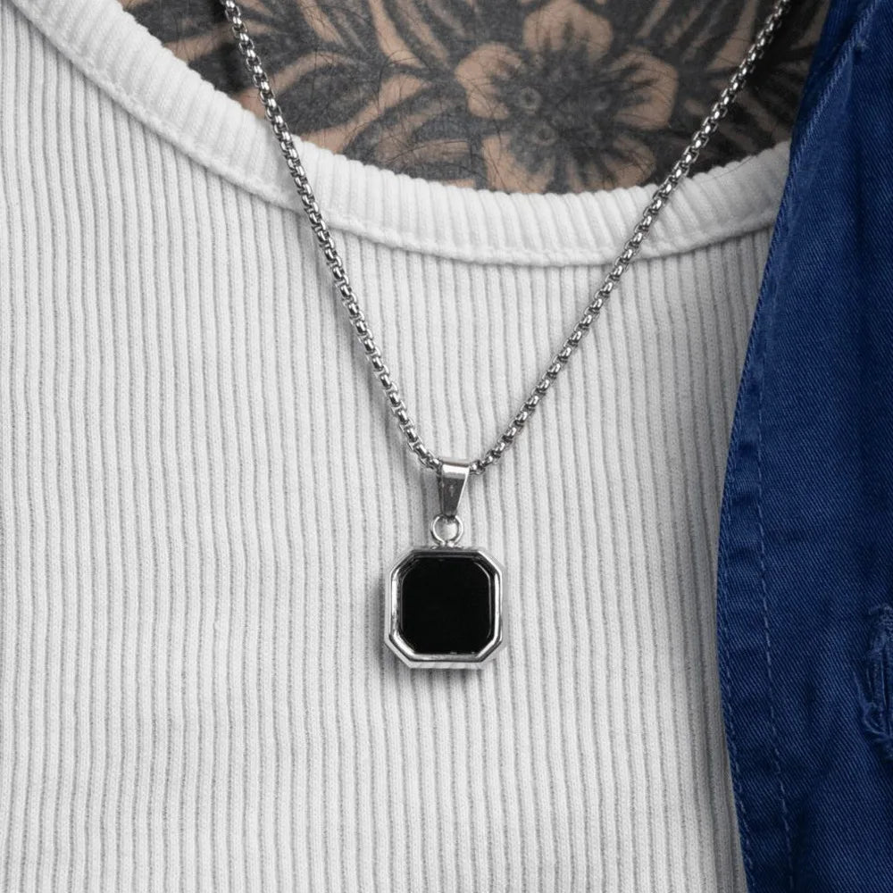 Collar con colgante cuadrado para hombre - Acero inoxidable resistente al agua, estilo minimalista