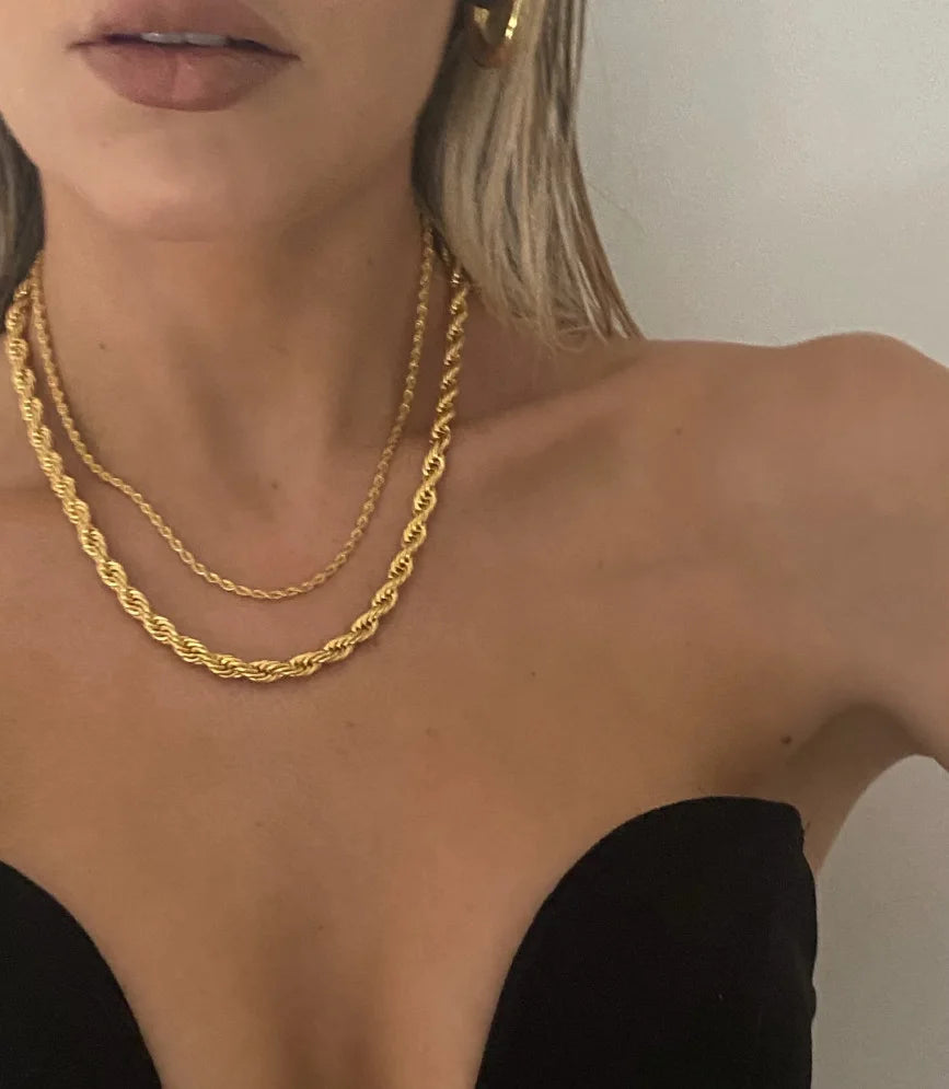 Collier chaîne ondulée en acier inoxydable – Finition dorée, style clavicule