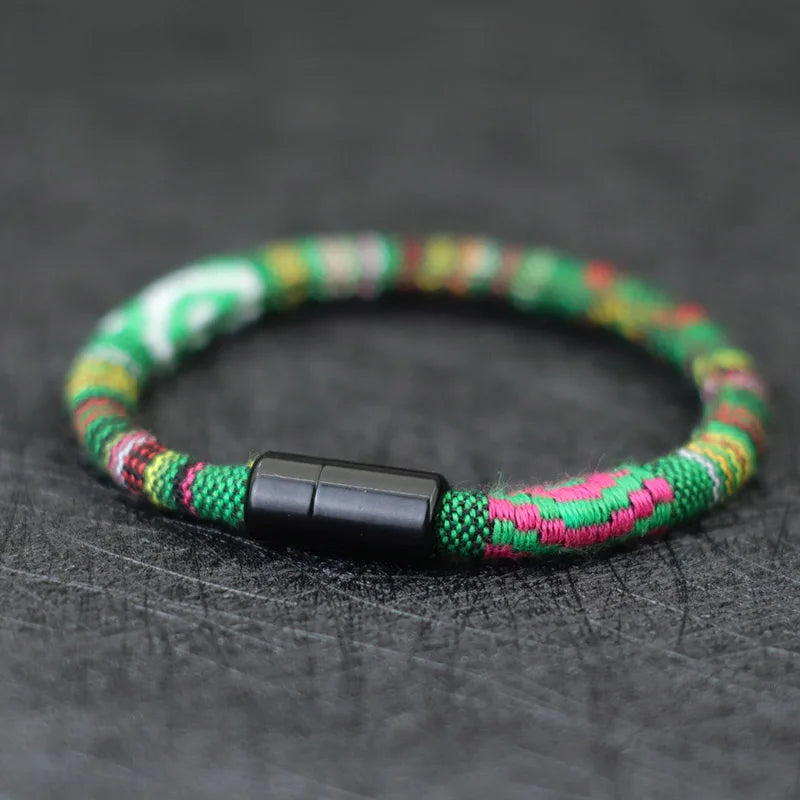 Pulsera de tela bohemia: estilo ético y magnético para hombres