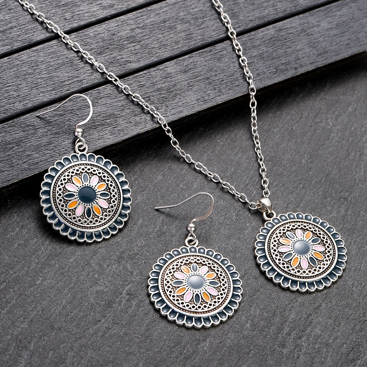 Parure Bohème Fleurie – Collier et boucles d’oreilles vintage