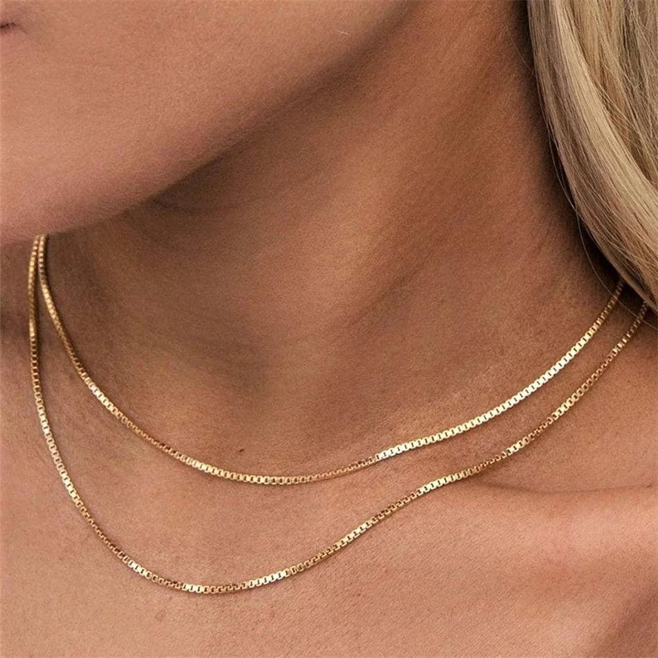 Collier chaîne ondulée en acier inoxydable – Finition dorée, style clavicule