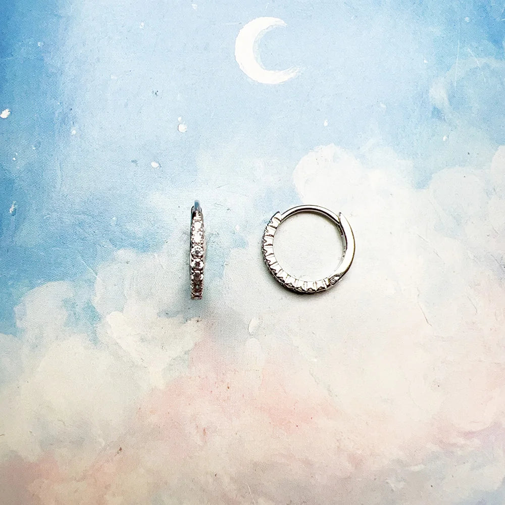 Boucles d’Oreilles Créoles en Argent 925 – Pierres Blanches Éclatantes, Cadeau Élégant pour Femme