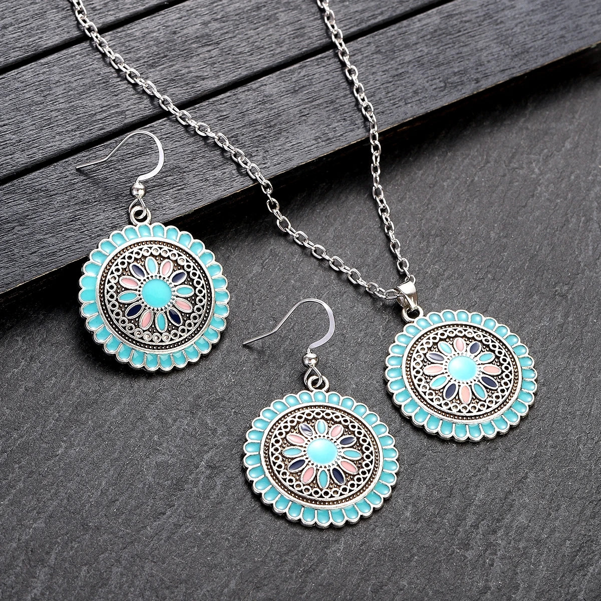 Parure Bohème Fleurie – Collier et boucles d’oreilles vintage