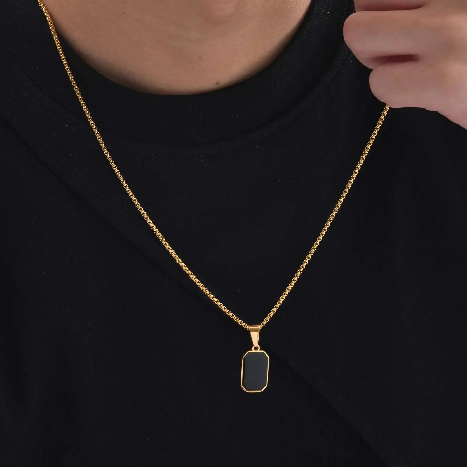Collar con colgante cuadrado para hombre - Acero inoxidable resistente al agua, estilo minimalista