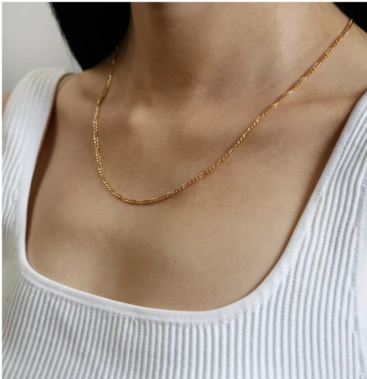 Collier chaîne ondulée en acier inoxydable – Finition dorée, style clavicule