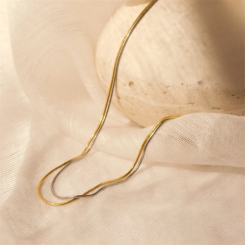 Collier chaîne ondulée en acier inoxydable – Finition dorée, style clavicule
