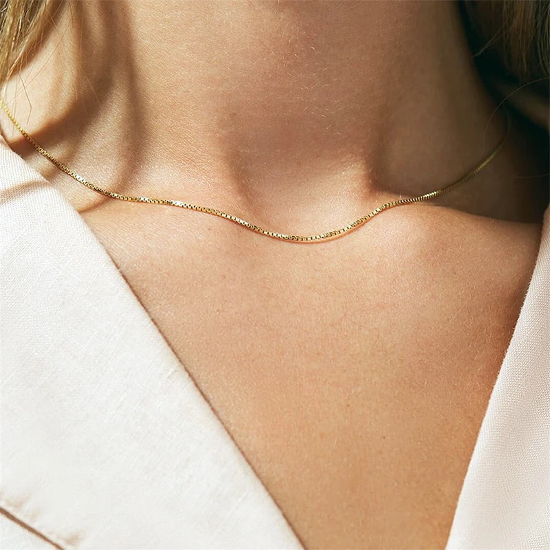 Collier chaîne ondulée en acier inoxydable – Finition dorée, style clavicule