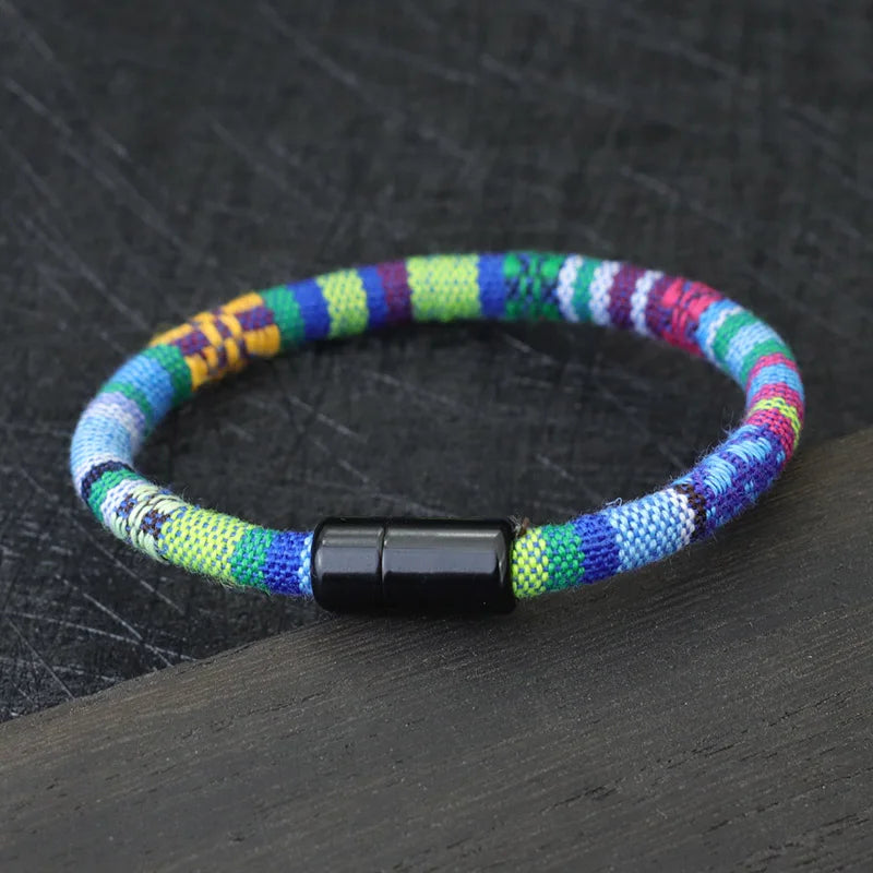 Pulsera de tela bohemia: estilo ético y magnético para hombres