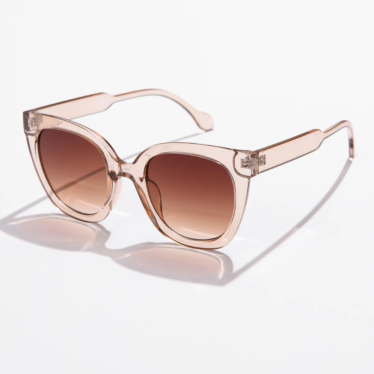 Gafas de ojo de gato con degradado: elegancia femenina