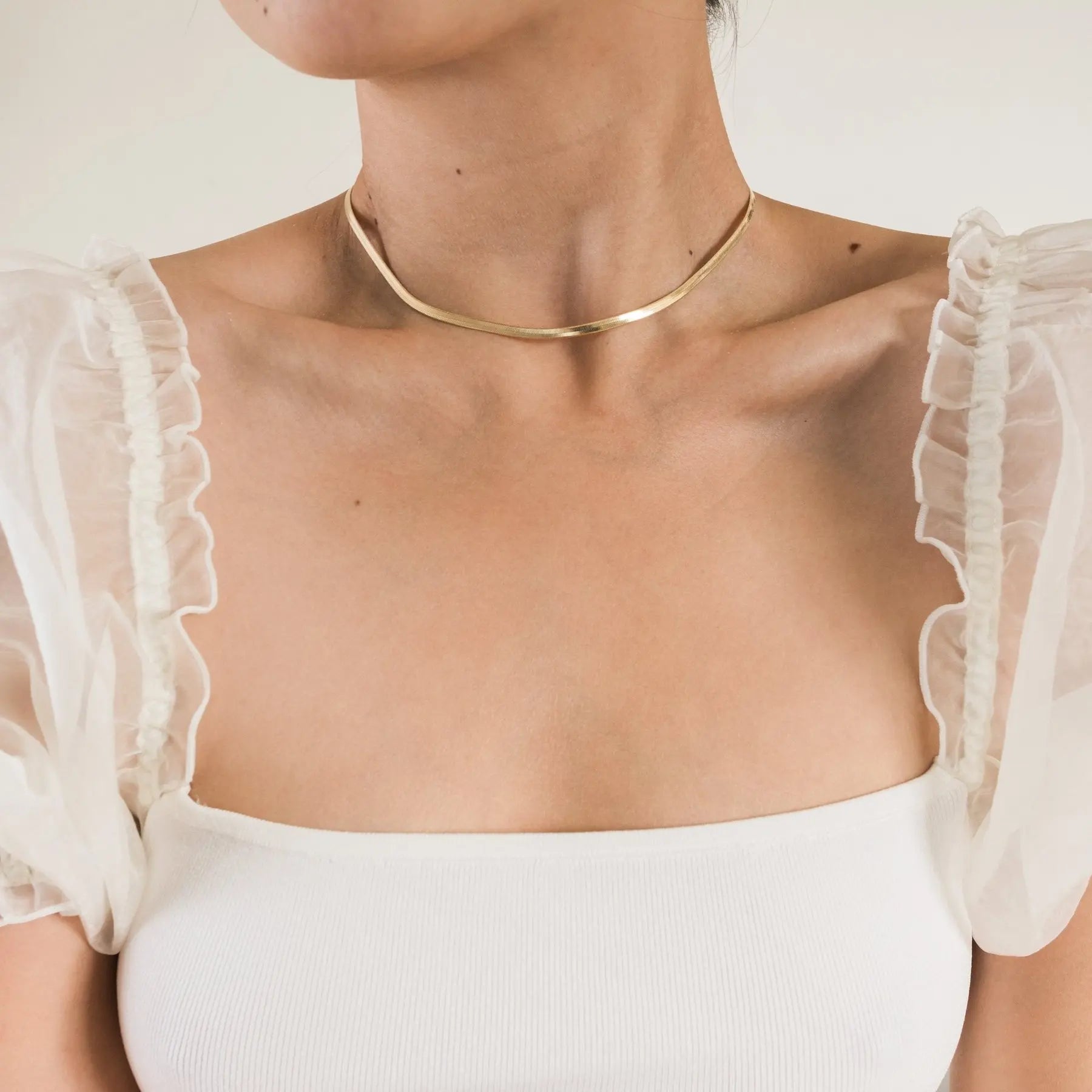 Collier chaîne ondulée en acier inoxydable – Finition dorée, style clavicule