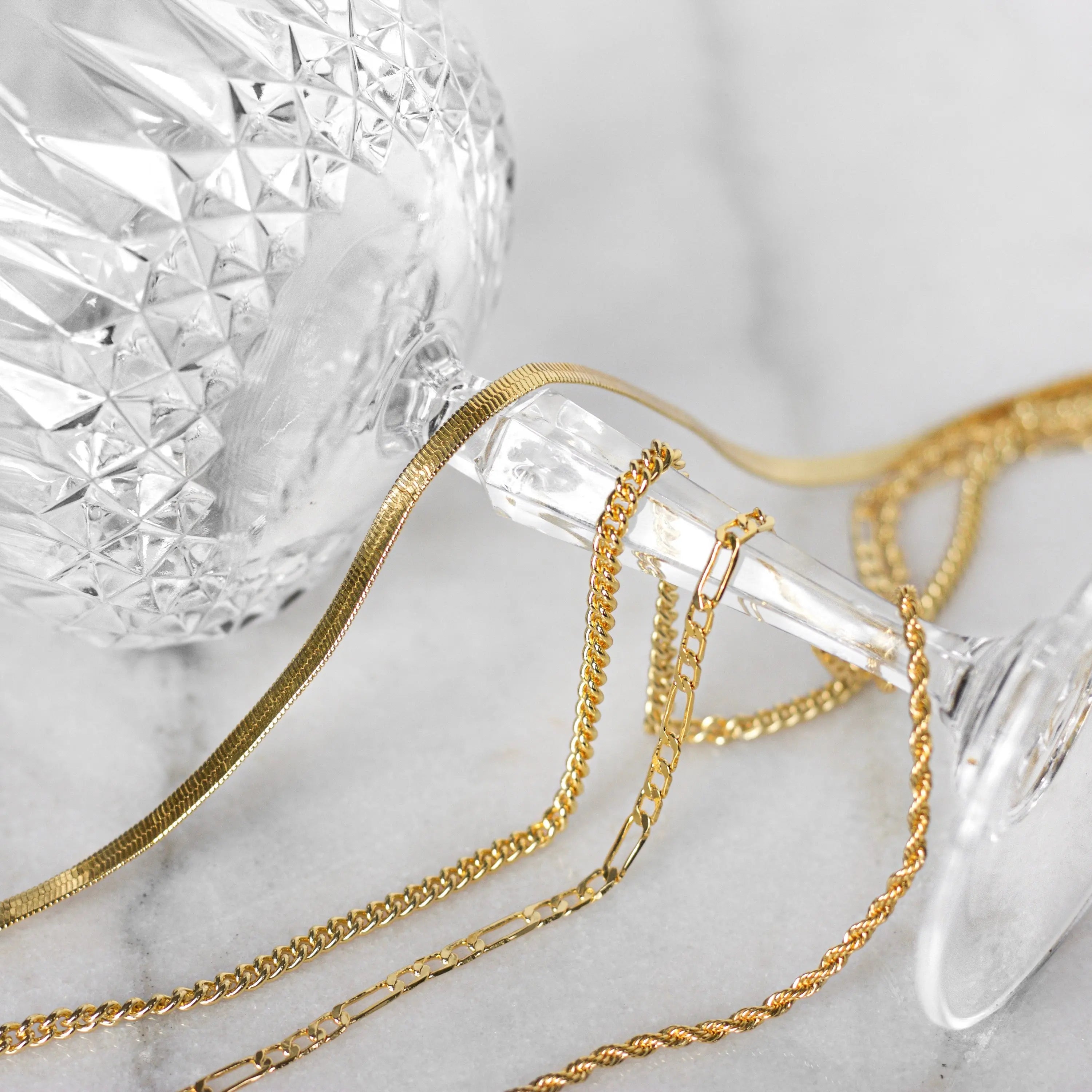 Collier chaîne ondulée en acier inoxydable – Finition dorée, style clavicule