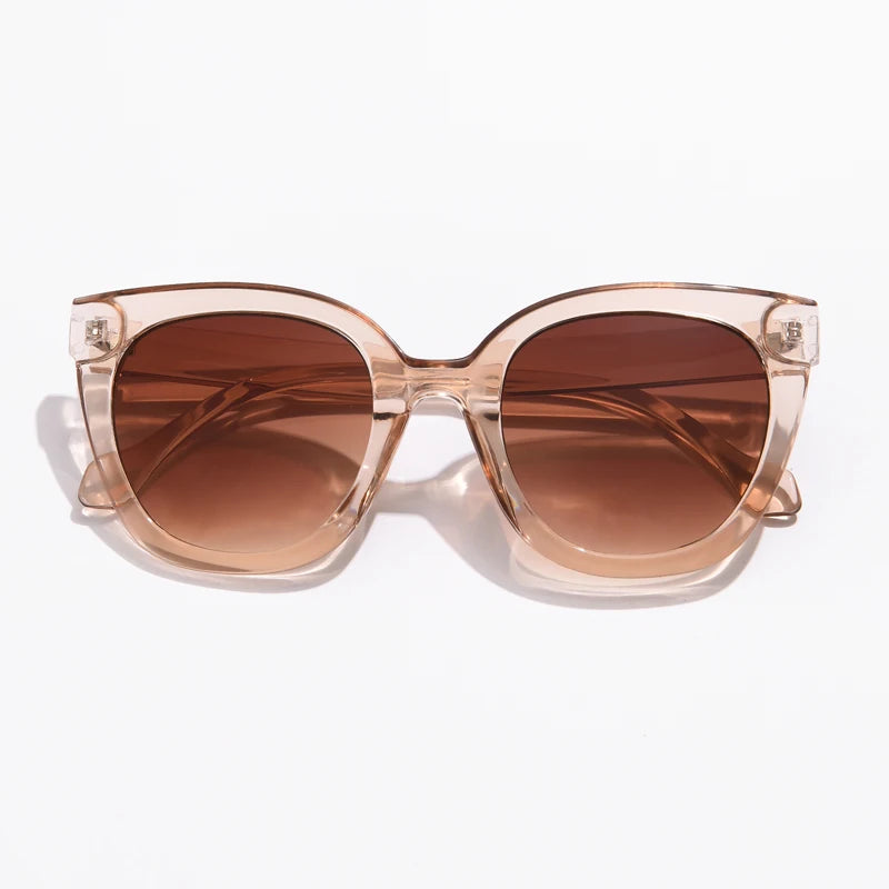 Gafas de ojo de gato con degradado: elegancia femenina
