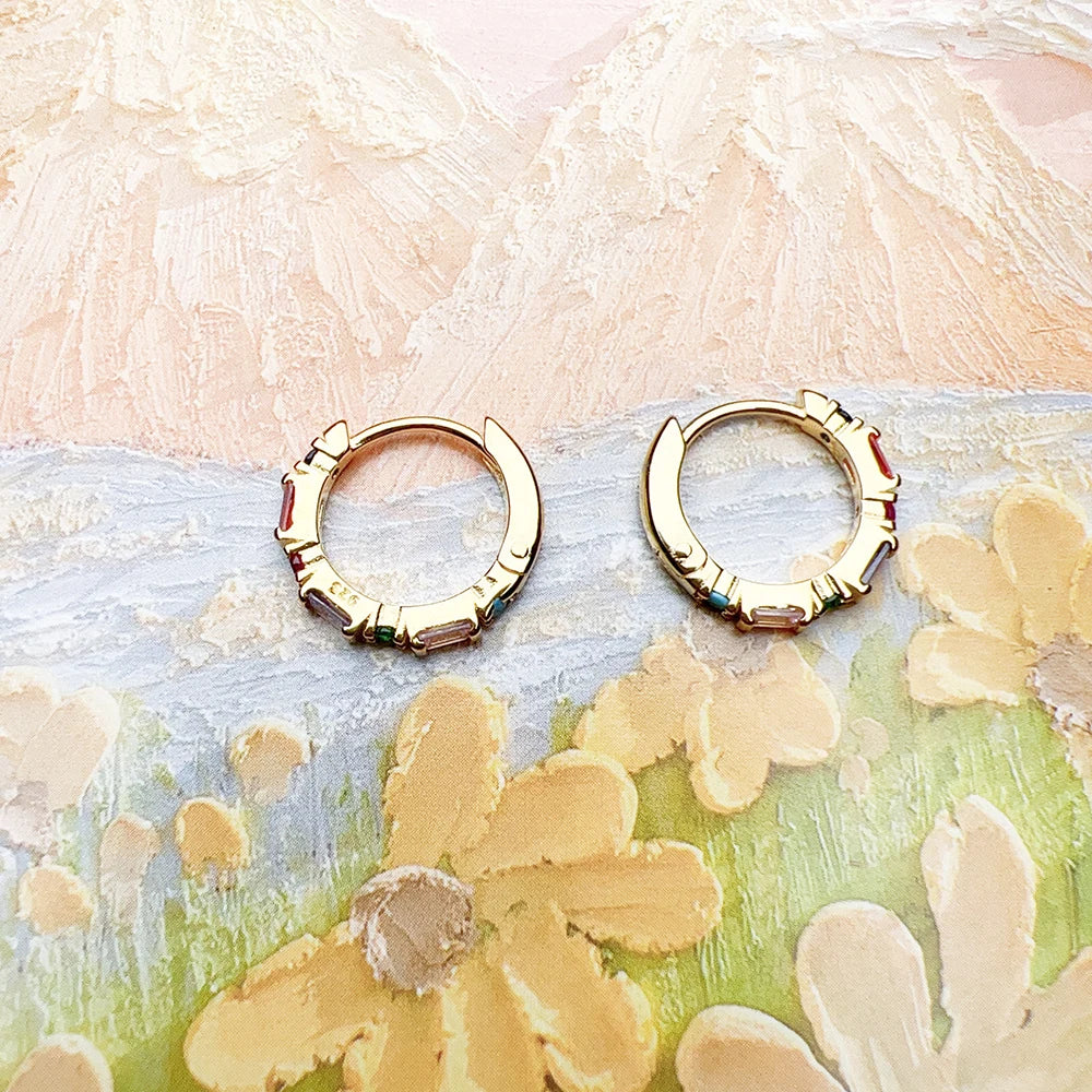 Elegantes pendientes de aro de plata 925 con piedras multicolores –
