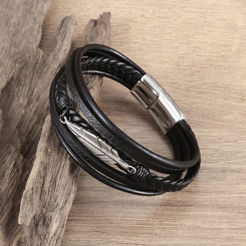 Bracelet en cuir noir et acier – Motif croix décorative