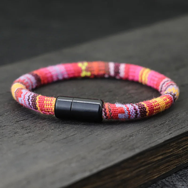 Pulsera de tela bohemia: estilo ético y magnético para hombres
