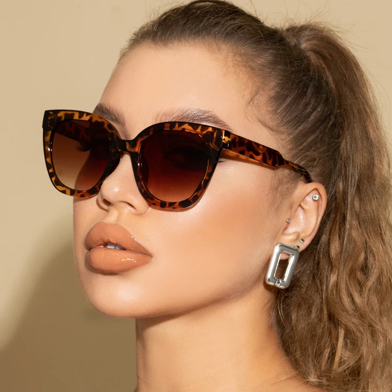 Gafas de ojo de gato con degradado: elegancia femenina
