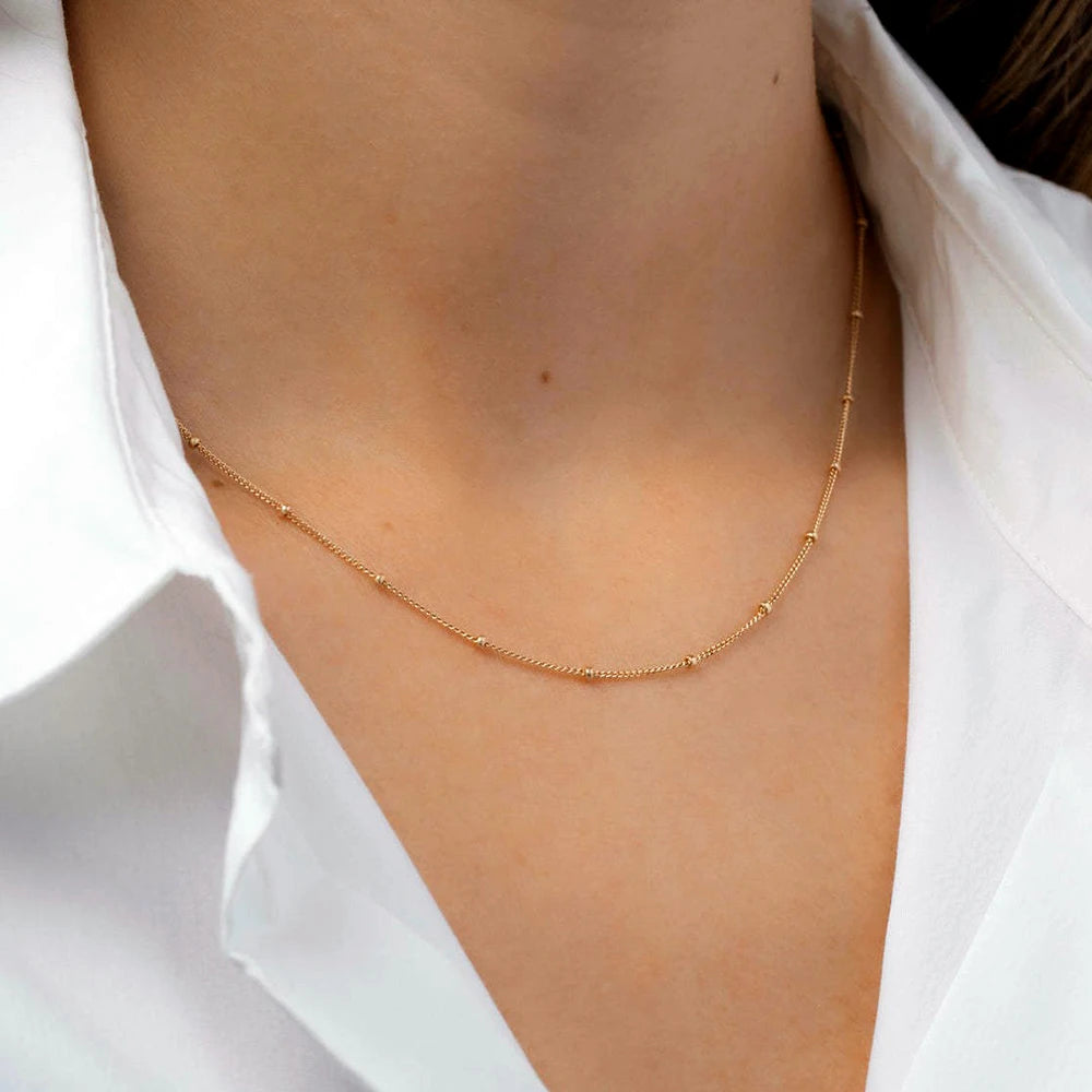 Collier chaîne ondulée en acier inoxydable – Finition dorée, style clavicule