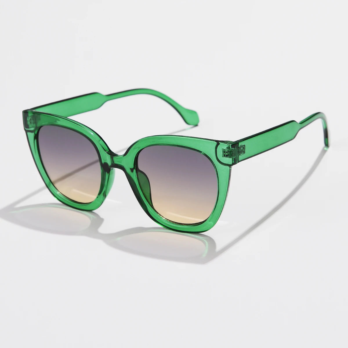 Gafas de ojo de gato con degradado: elegancia femenina