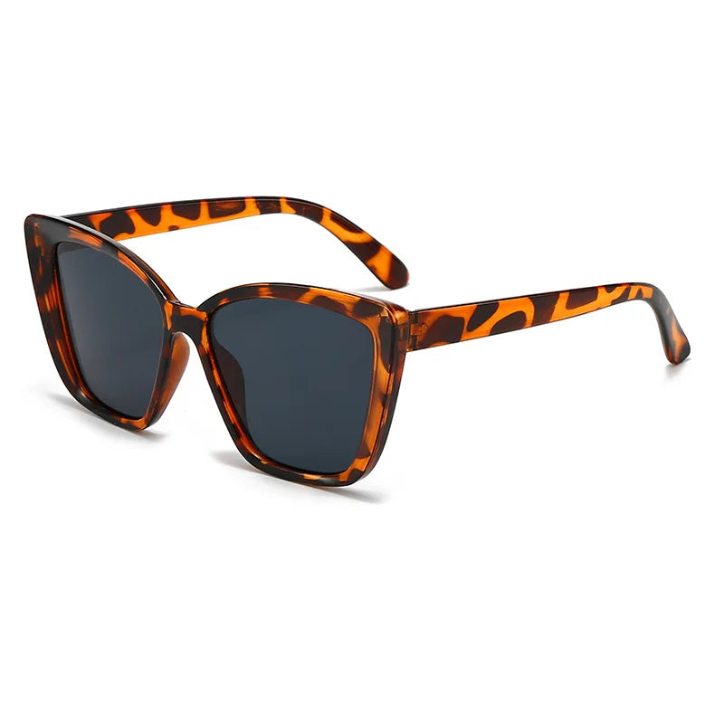Lunettes de Soleil Yeux de Chat – Vintage et Élégance Féminine
