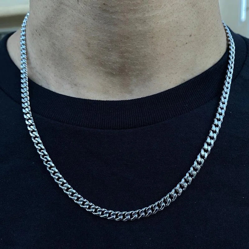 Collier Chaîne Classique en Acier Inoxydable Pour Hommes et Femmes