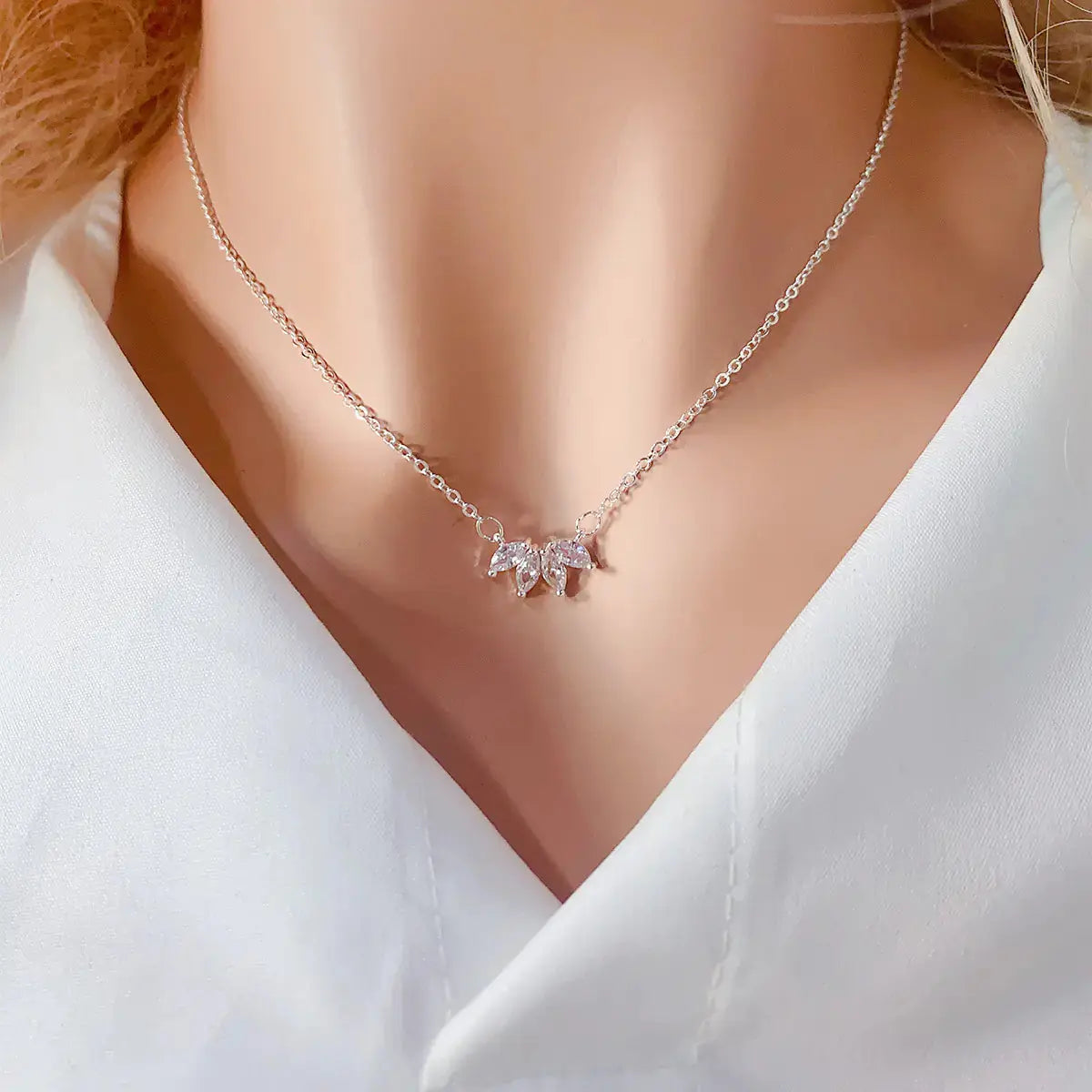 Collier Feuille Élégante – Chaîne fine dorée, bijou féminin tendance-Collier-Héritage Chic -Silver-Heritage Chic