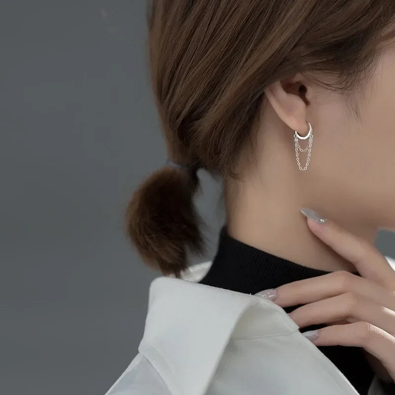 Boucles d’Oreilles Anneaux Argent 925 à Doubles Chaînes – Style Moderne et Minimaliste