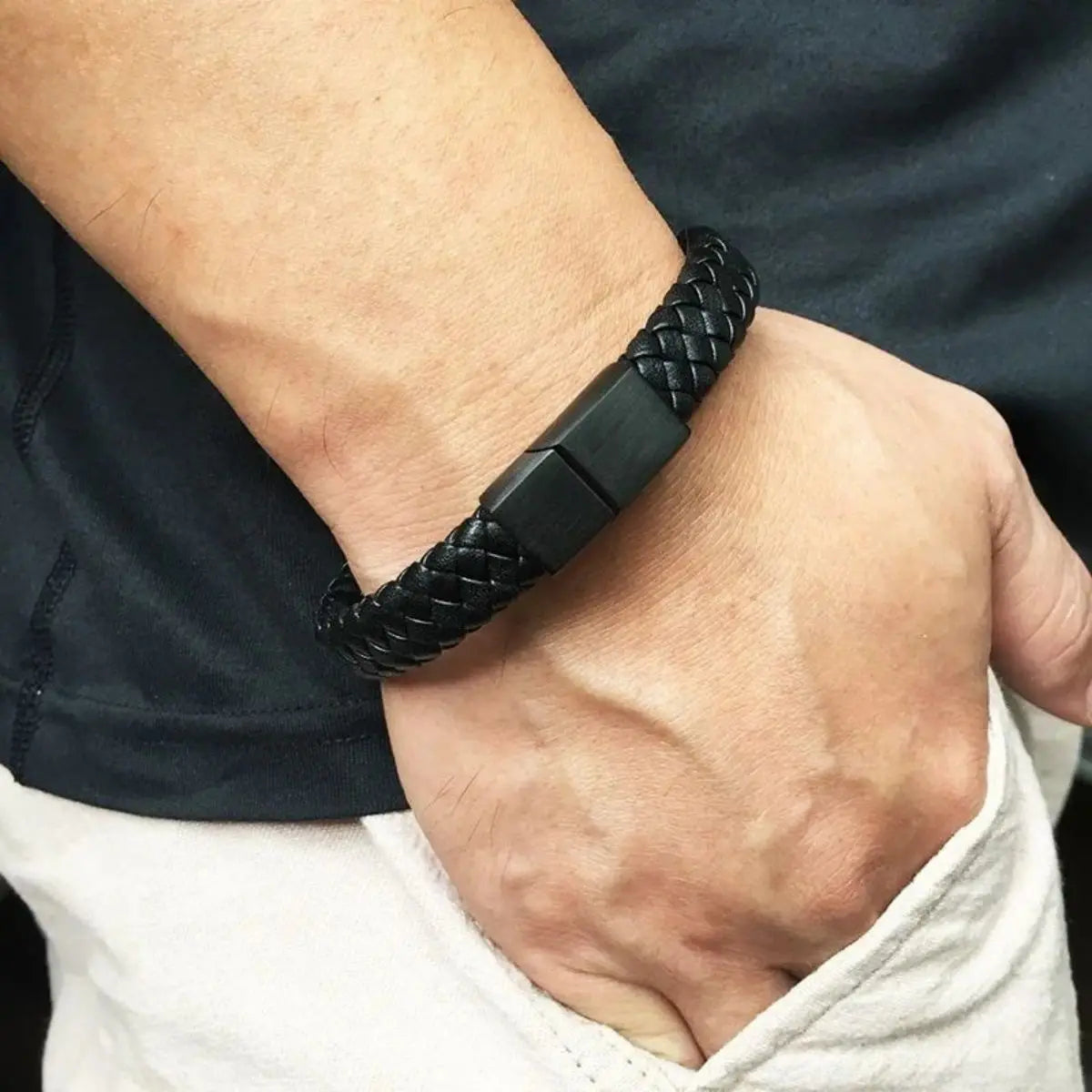 Bracelet Homme Cuir Noir Tressé et Élégance Minimaliste