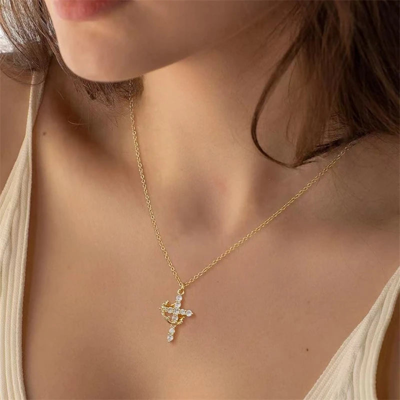 Collier croix en zircon – Pendentif doré élégant avec couronne rotative, pour femme