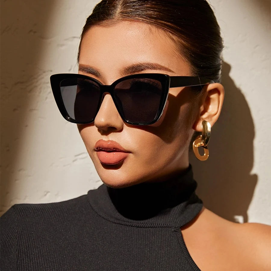 Lunettes de Soleil Yeux de Chat – Vintage et Élégance Féminine