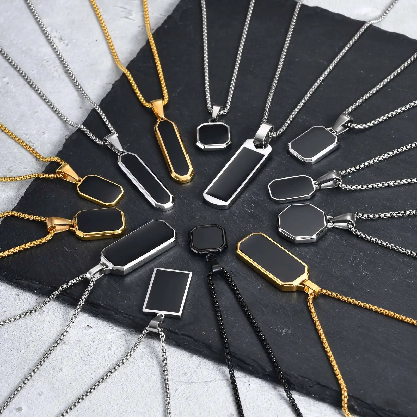 Collier Pendentif Carré Homme – Acier Inoxydable Étanche Style Minimaliste