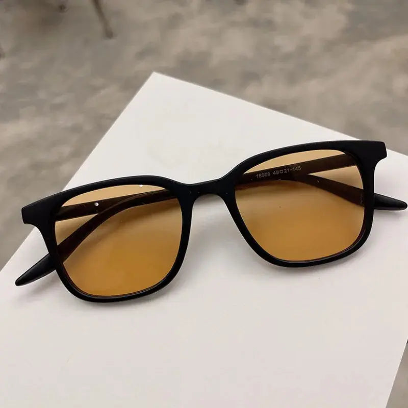Lunettes Rétro Carrées Unisexe – Style Urbain Compact-Lunette de soleil-Héritage Chic -3-CN-Heritage Chic