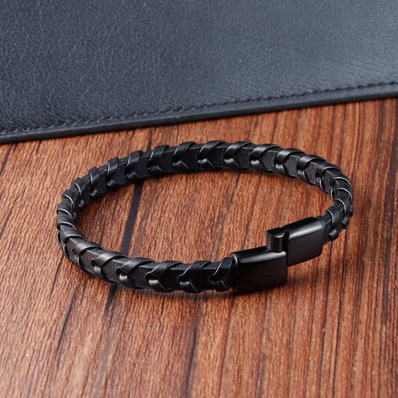 Bracelet Homme Cuir Tressé Noir et Fermoir Acier Inoxydable Magnétique et Élégance Discrète
