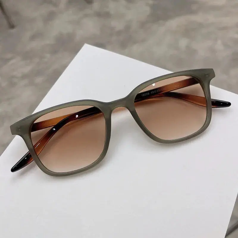 Lunettes Rétro Carrées Unisexe – Style Urbain Compact-Lunette de soleil-Héritage Chic -5-CN-Heritage Chic