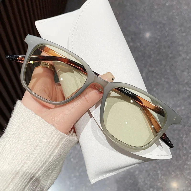 Lunettes Rétro Carrées Unisexe – Style Urbain Compact