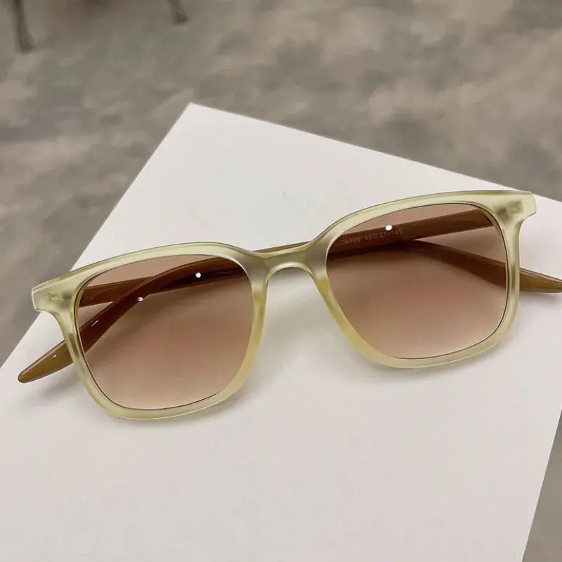 Lunettes Rétro Carrées Unisexe – Style Urbain Compact-Lunette de soleil-Héritage Chic -6-CN-Heritage Chic